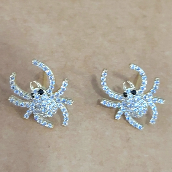 Spider Shape Earrings - Picture 3 of 3